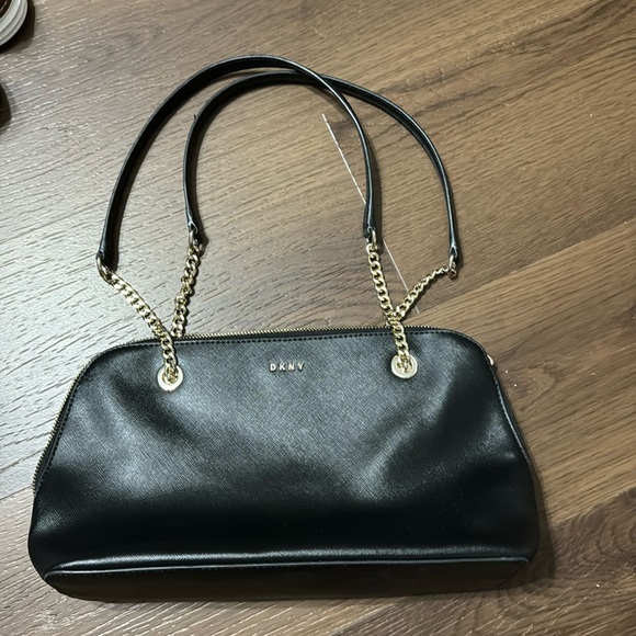 Dkny Handbags - DKNY Black Purse